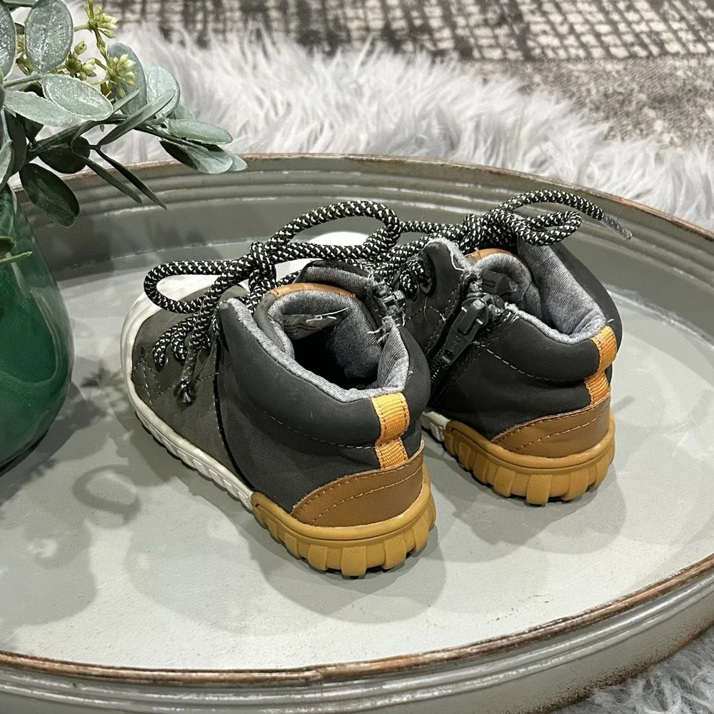 Cat‎ & Jack Gray Lace Up Shoes Size 6 Toddler